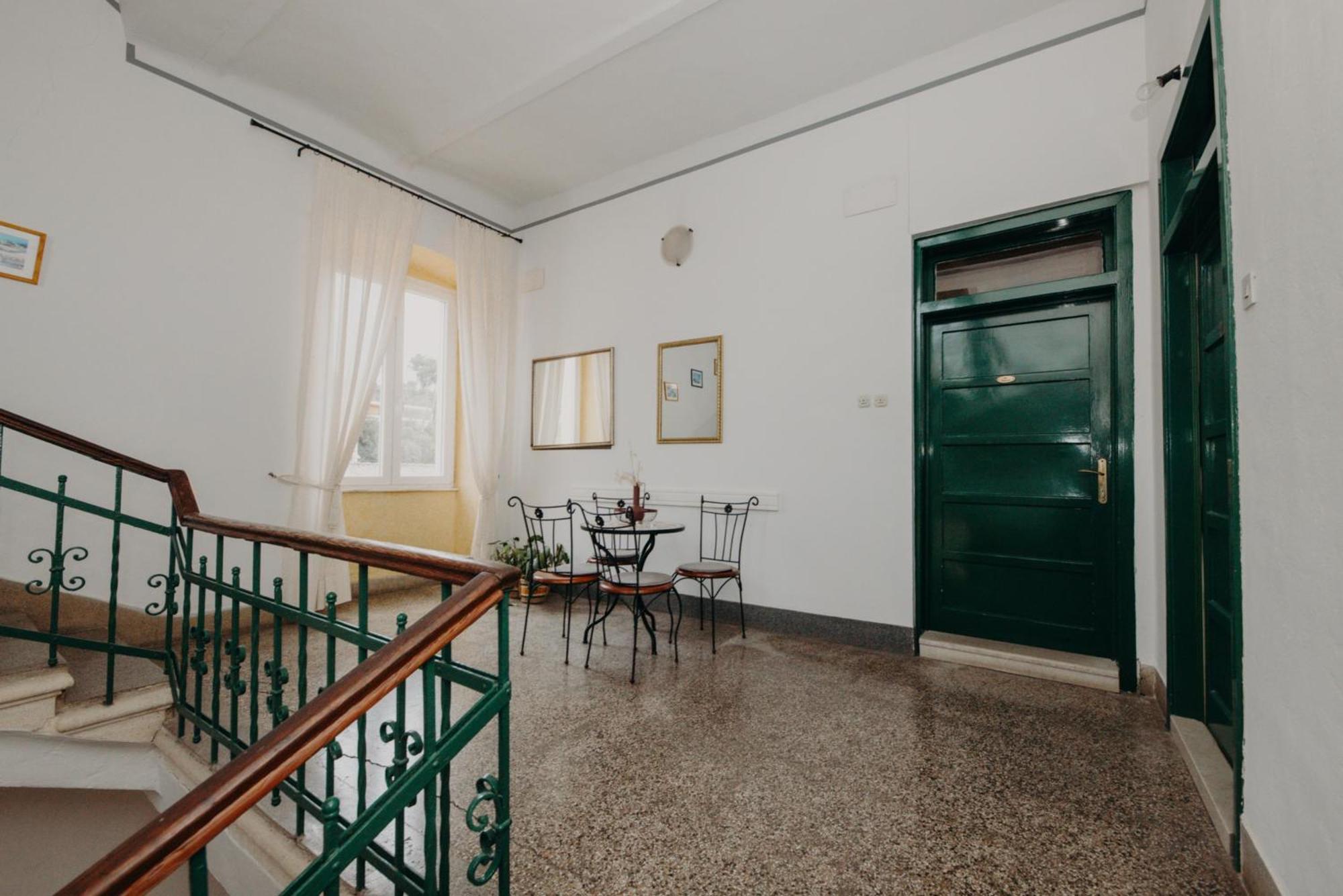 Rooms And Studios Villa Rossella 2 Rovinj Eksteriør billede