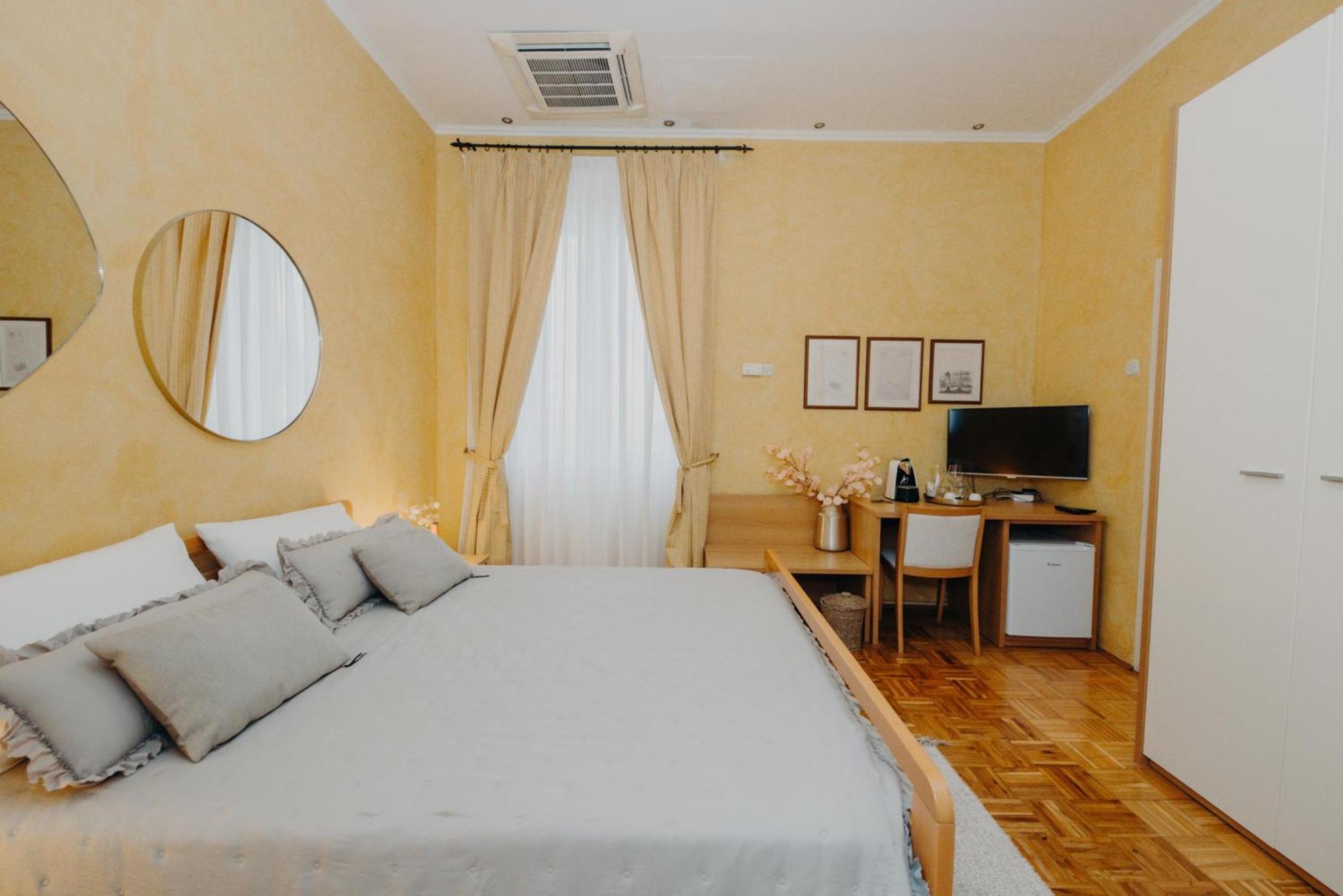 Rooms And Studios Villa Rossella 2 Rovinj Eksteriør billede