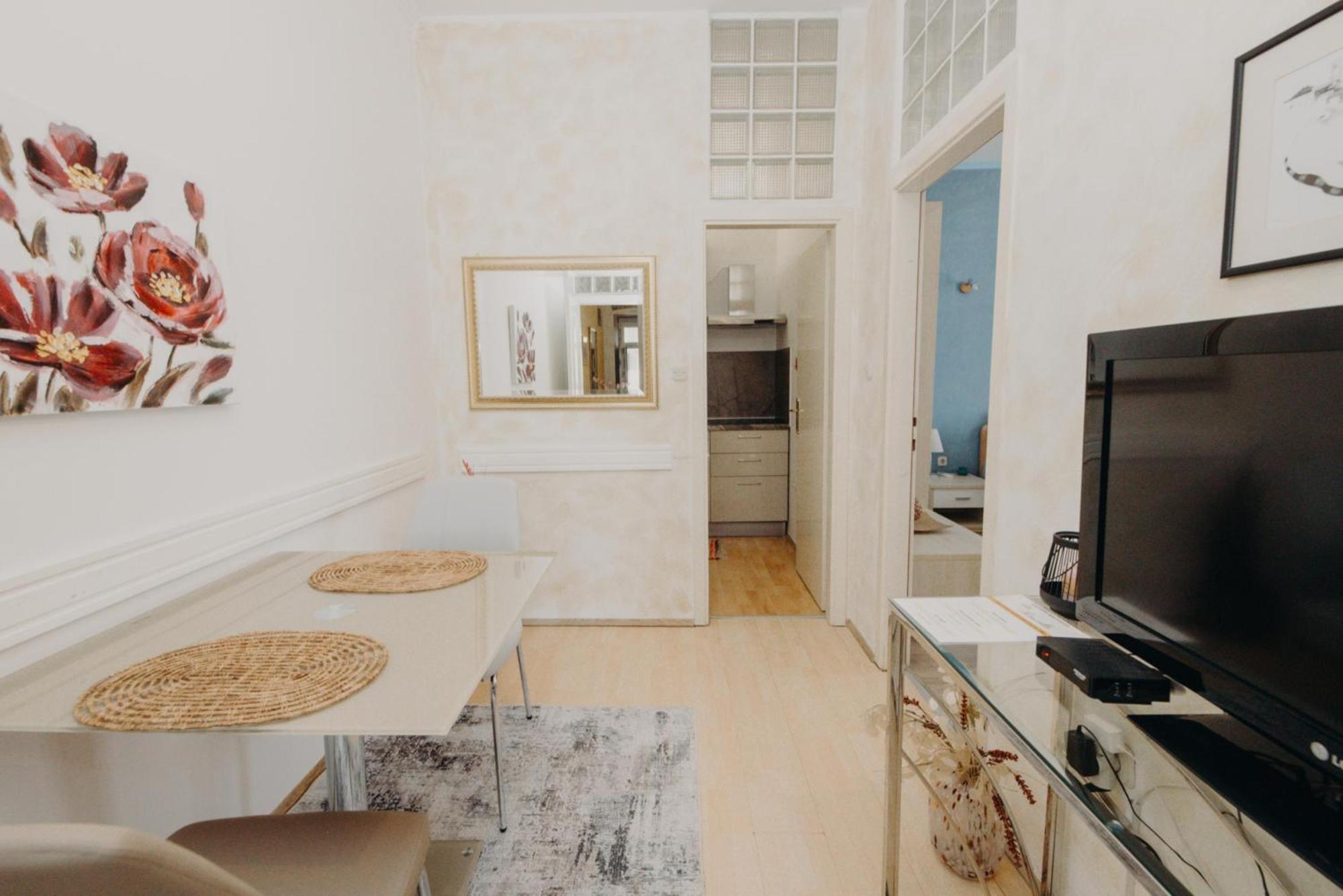 Rooms And Studios Villa Rossella 2 Rovinj Eksteriør billede